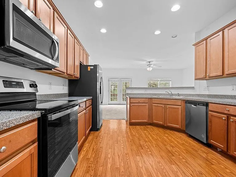 2677 Cedar Dr — Photo 4