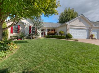 154 Huntington Crossing Dr, Saint Peters, MO 63376