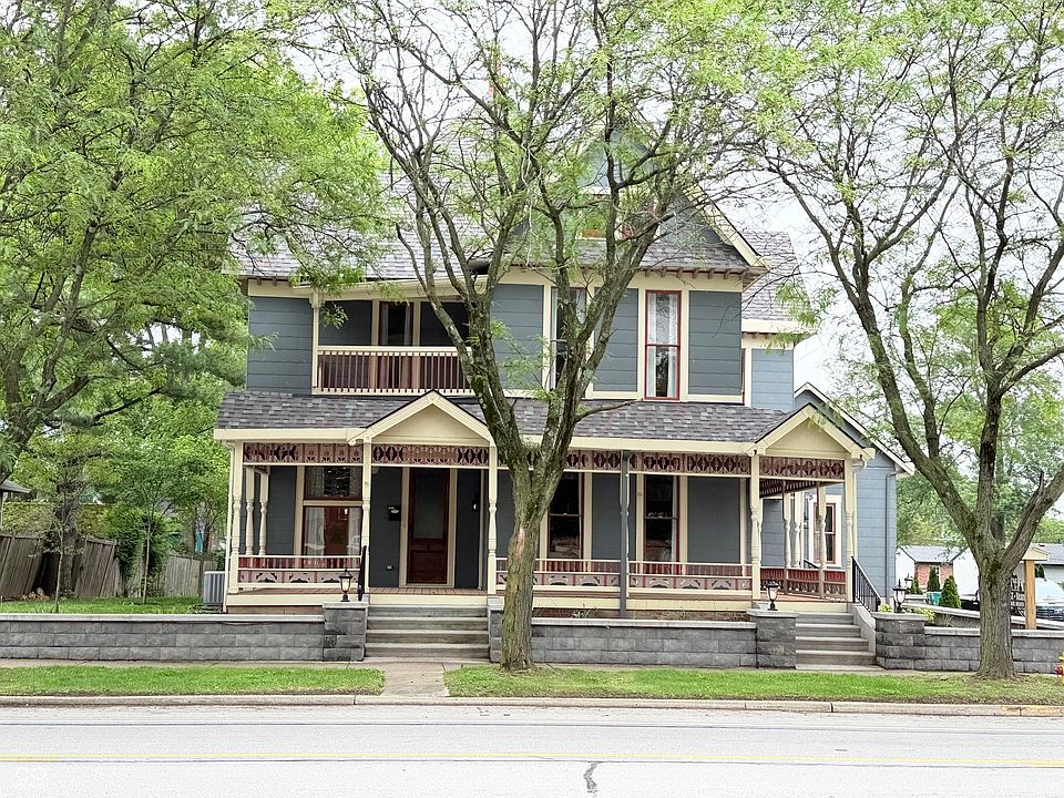 1st image of 325 W Main St