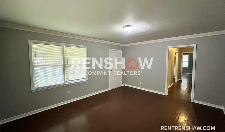 3761 University St — Photo 2
