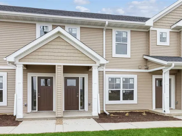 7025 Harlan Eddy Dr SW, Cedar Rapids, IA 52404