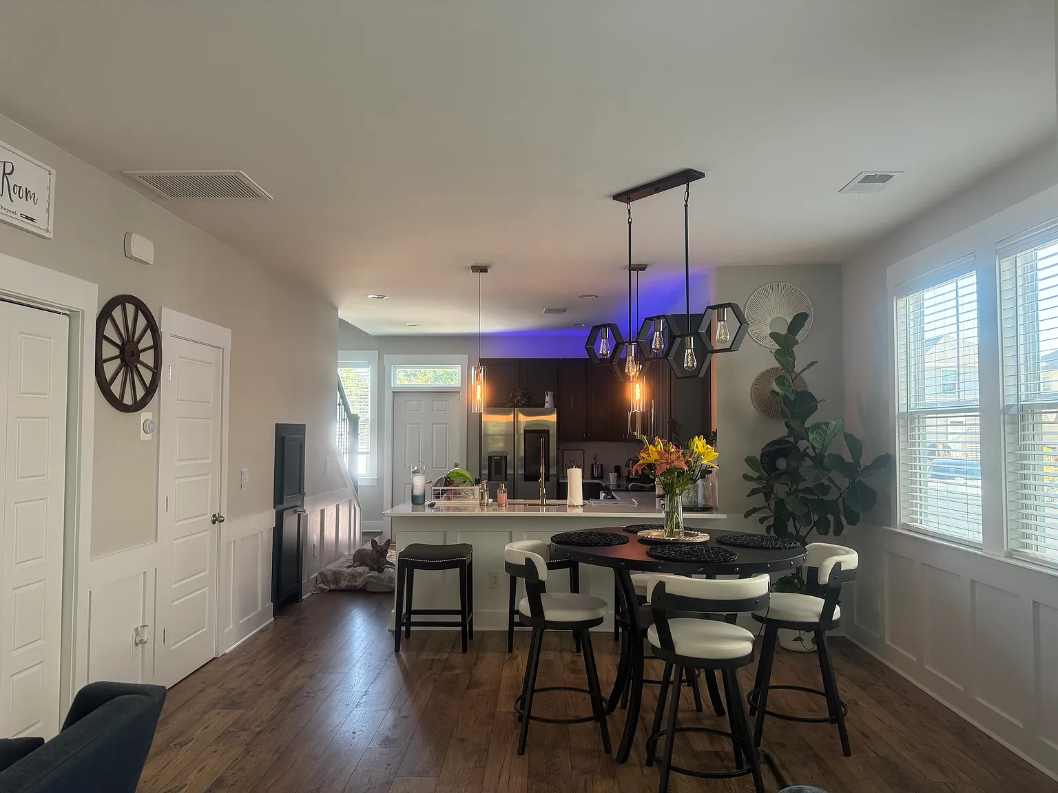 3 bed, 1377 sqft, $2,850 — Photo 4