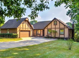 8921 Boten Rd, Lees Summit, MO 64064