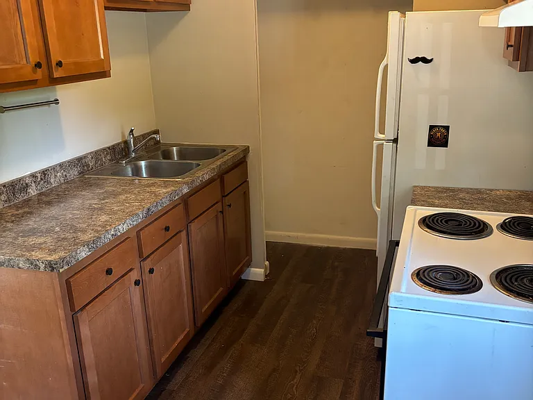 2445 Russell St #1 — Photo 7