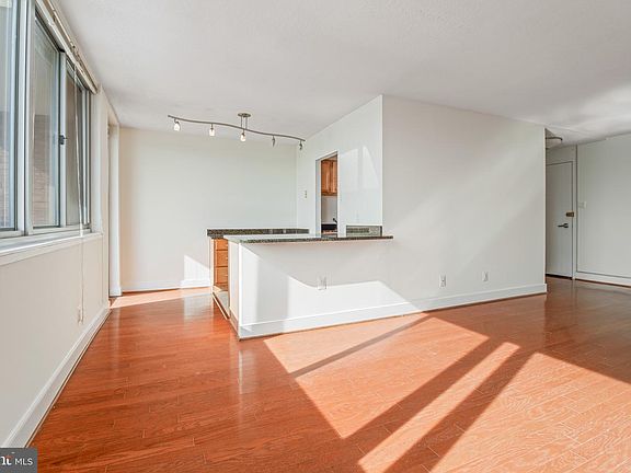 5th image of 1220 Blair Mill Rd APT 801