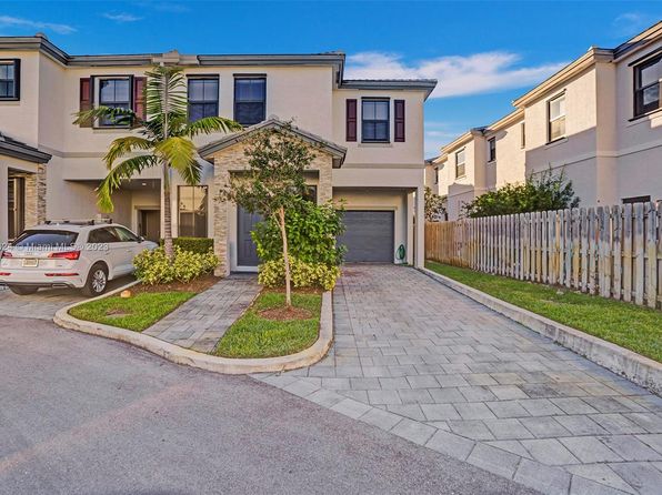 Fort Lauderdale FL Townhomes & Townhouses For Sale - 109 Homes | Zillow