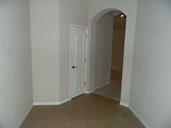 4th image of 4001 W Olive St