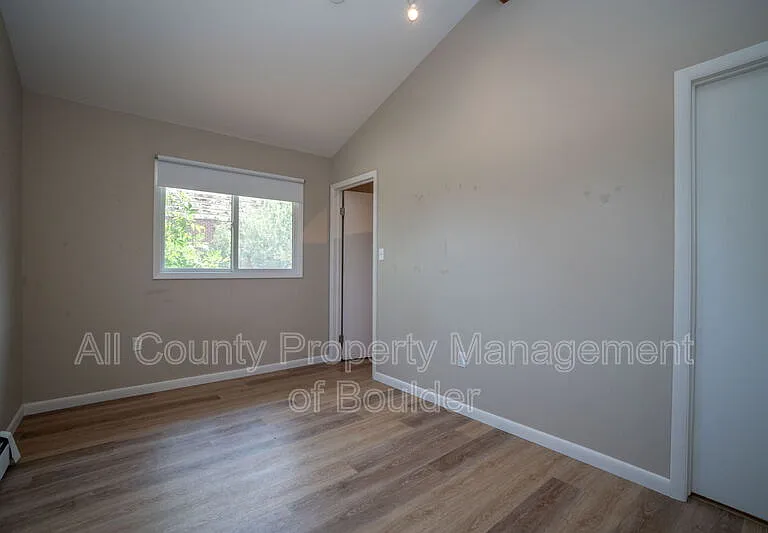 1045 Toedtli Dr — Photo 15