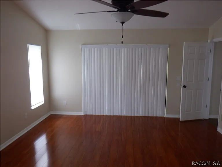 335 E Falconry Ct — Photo 7