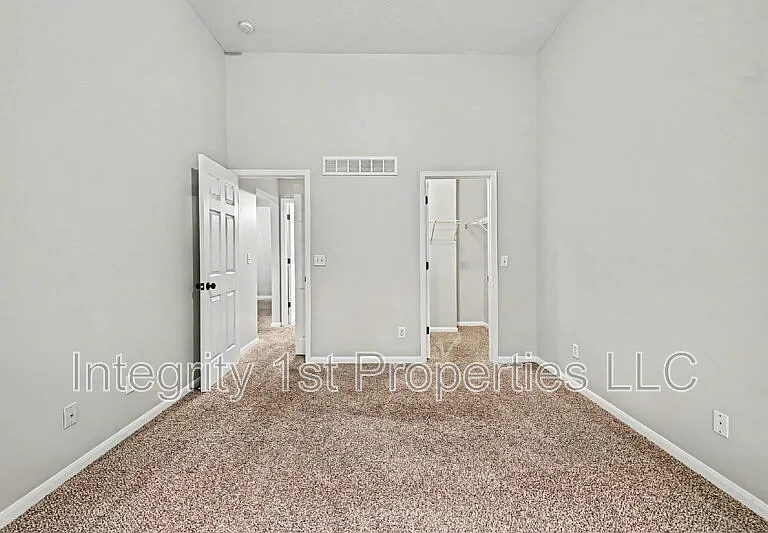 3630 NW 85th St — Photo 11