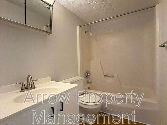 5th image of 2338 Lynn St APT 6