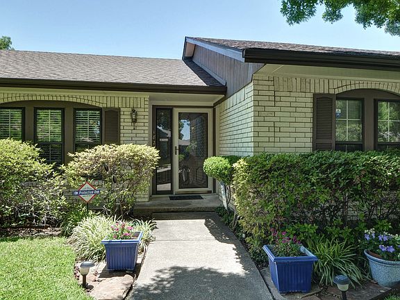 2nd image of 1820 Vassar Dr
