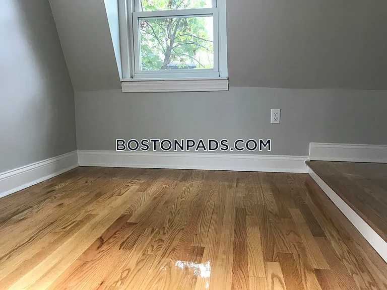 6 Saint James St — Photo 14