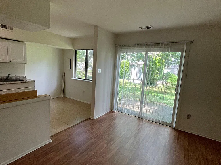 2815 Forsythia Ct — Photo 28