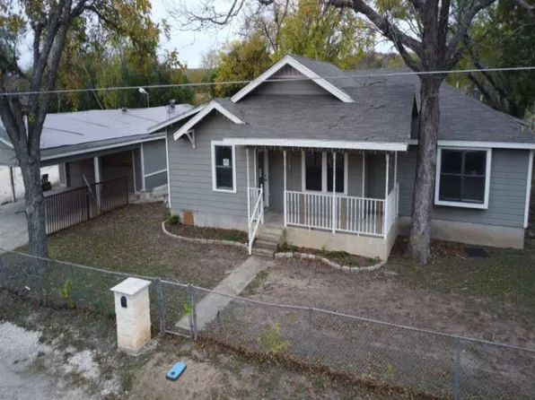 1714 Geneva St, Castroville, TX 78009