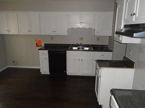 4th image of 2664 Harlingen Dr