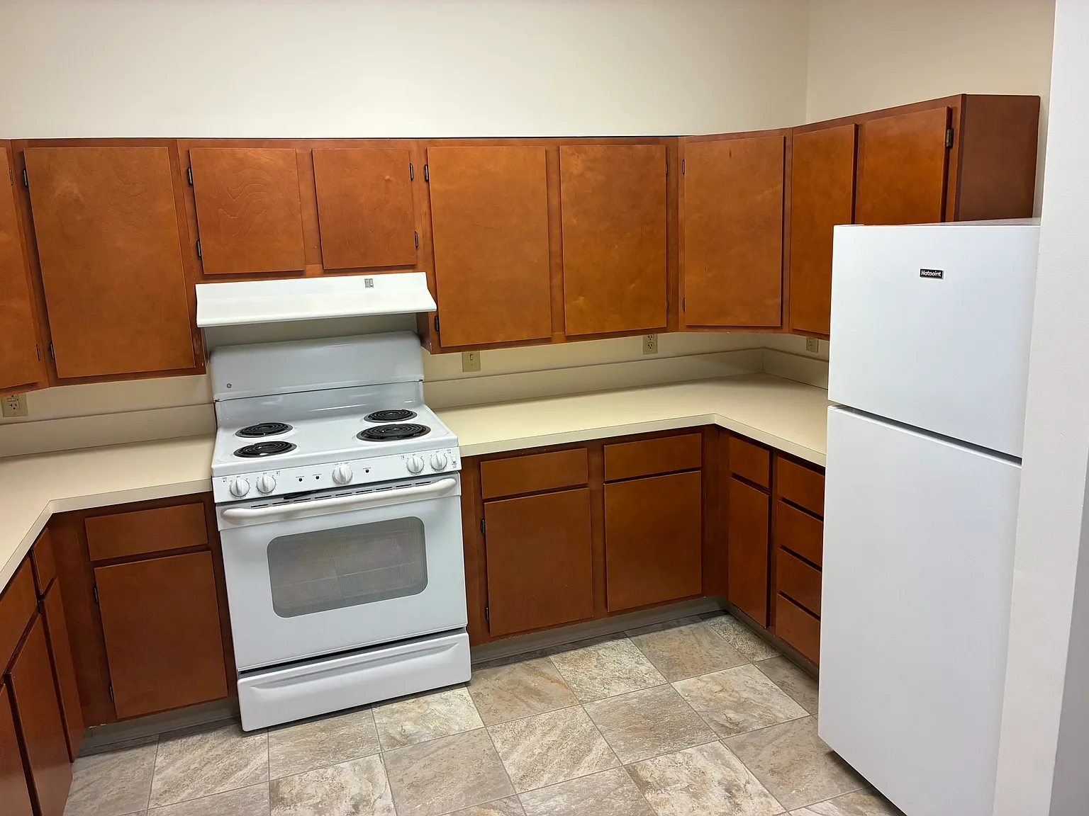 Carmen Romano Apartments — Photo 2