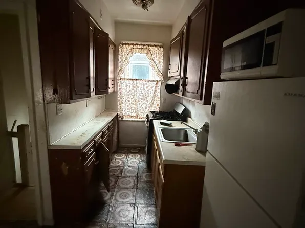 162 East 40th Street image 9 of 10