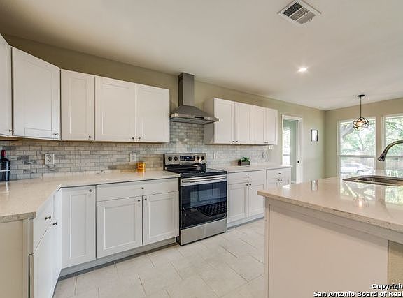 5th image of 3507 Backbay Dr