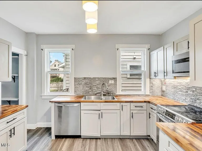 9 Kent St #1 — Photo 14