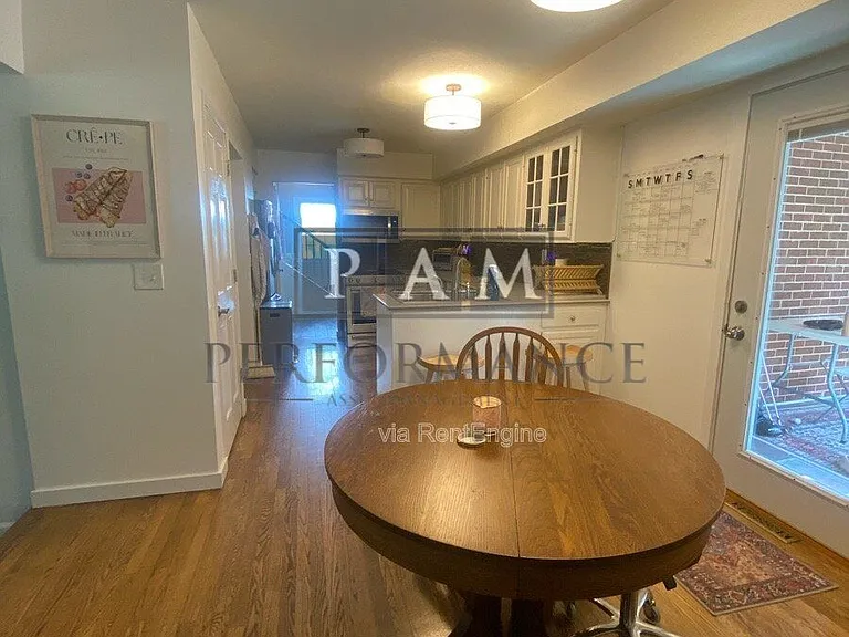N86W5195 Covington Sq — Photo 13