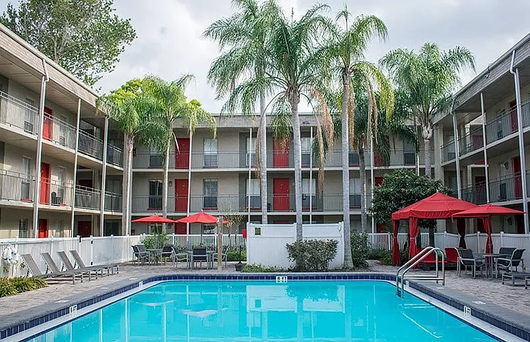 Promenade At Belleair Apartments — Photo 2