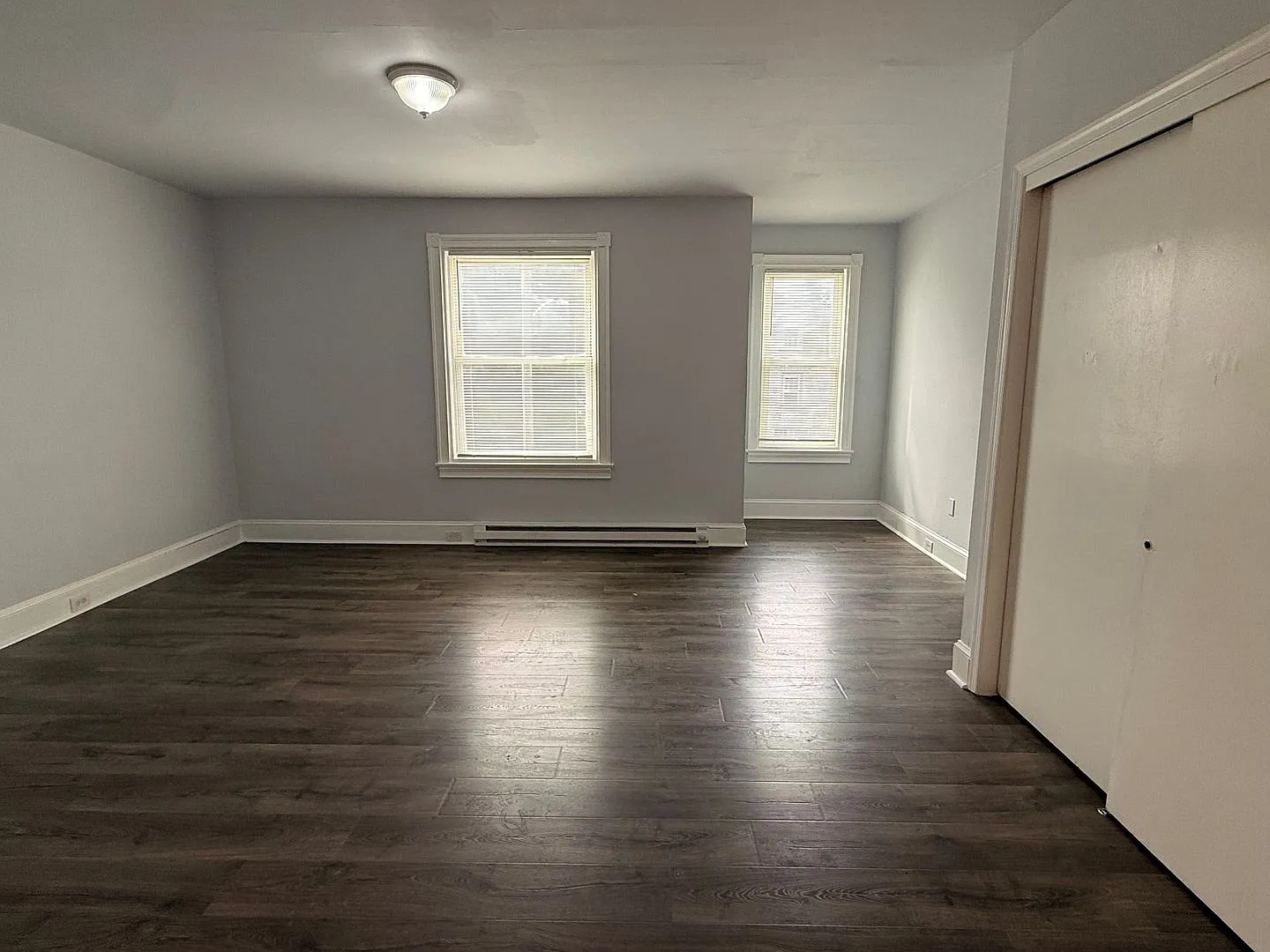 585 East Chestnut Street — Photo 4