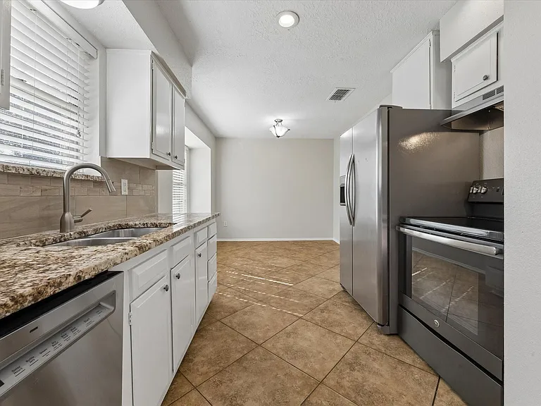 17134 Barcelona Dr — Photo 7