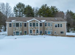 17 Castle Farm Dr, Hebron, ME 04238