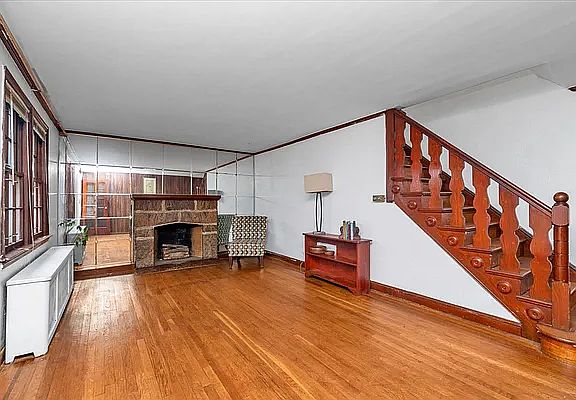 4th image of 115-27 219th St