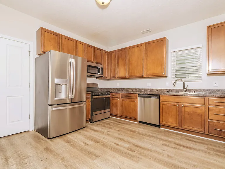 6137 Prairiefire Ave — Photo 9