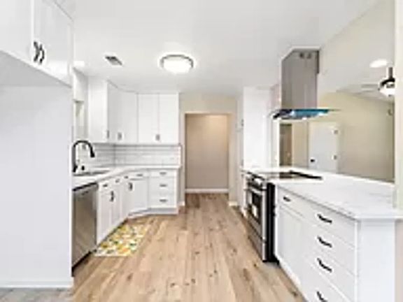 4th image of 17407 Camden Dr
