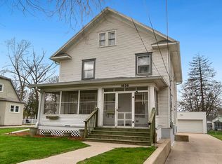 1626 S Chicago Ave, Freeport, IL 61032