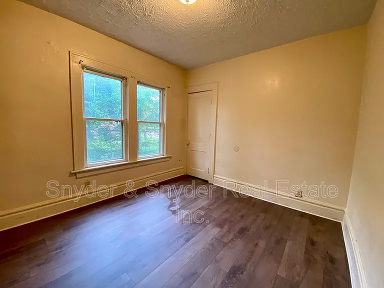 400 Cloverdale Ave #DOWN — Photo 9
