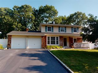 31 Daell Ln, Centereach, NY 11720