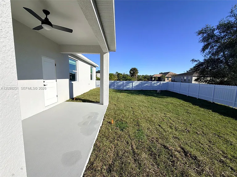 1111 Gunby Ave S — Photo 22