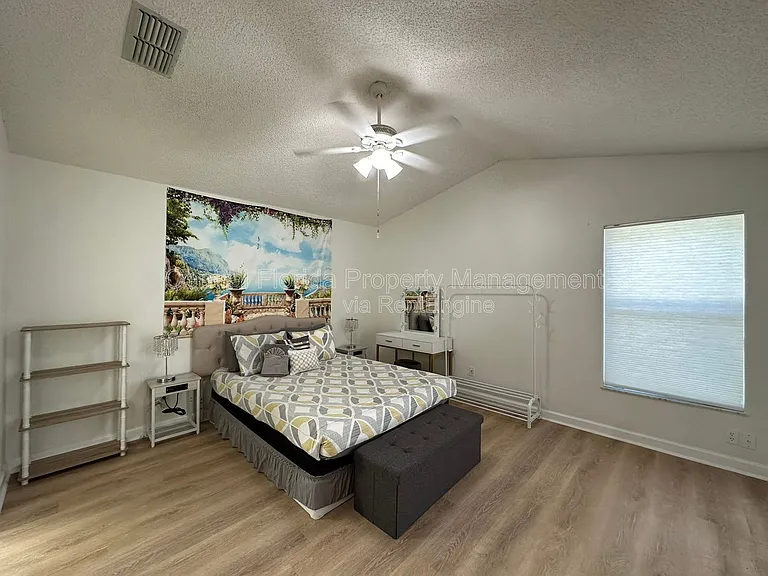 1009 Lake Davenport Blvd — Photo 15
