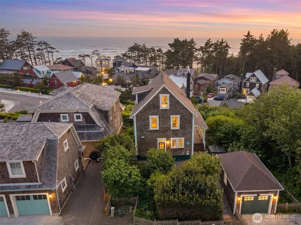 81 Fireside Lane, Pacific Beach, WA 98571