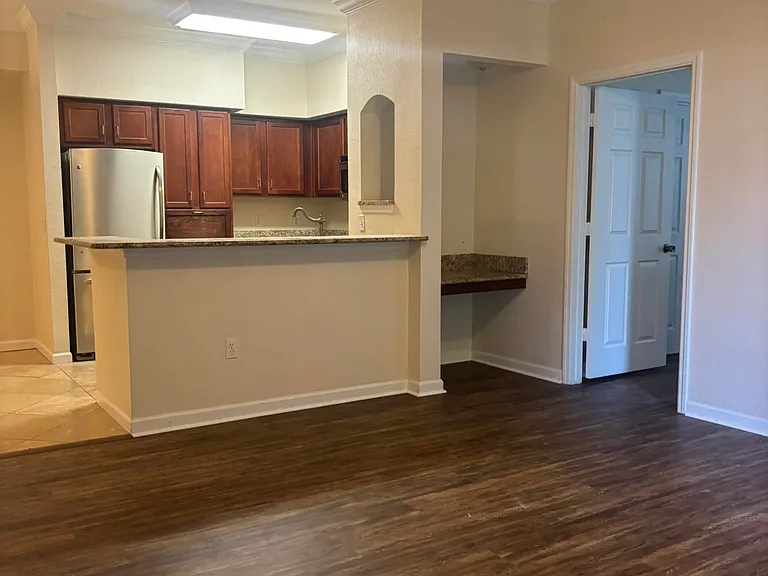 2801 Chancellorsville Dr #312 — Photo 9