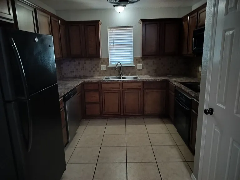 105 W Clegern Ave — Photo 11