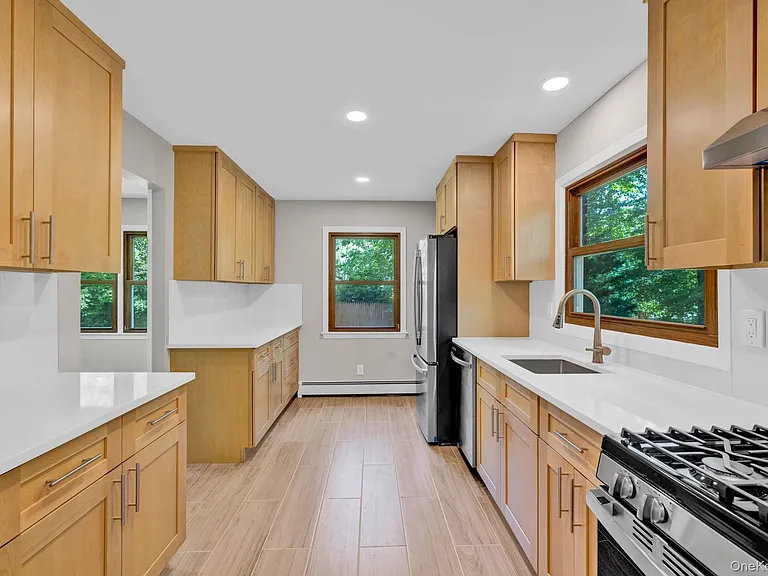 29-31 Fisher Ave #31 — Photo 3