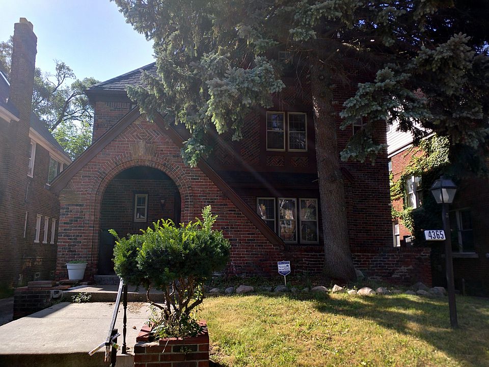 1st image of 4365 Leslie St