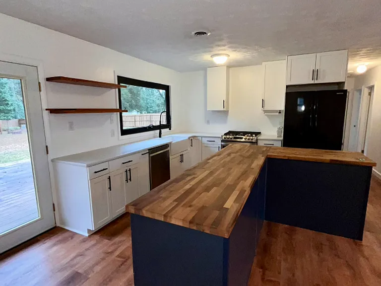 1015 Flowers Ave — Photo 5
