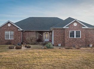 12901 Quarter Horse Rd, Marion, IL 62959