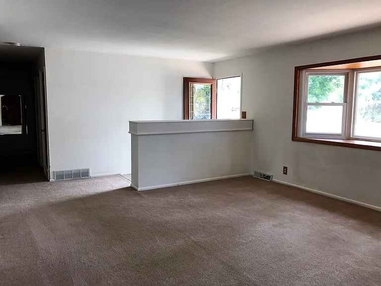 1228 Constitution Ave — Photo 3