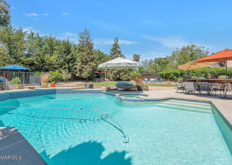 1st image of 2021 El Monte Dr