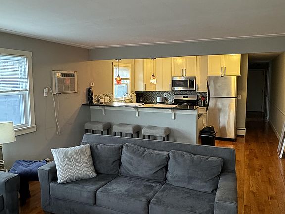 3rd image of 3312 Pleasant Ave #4