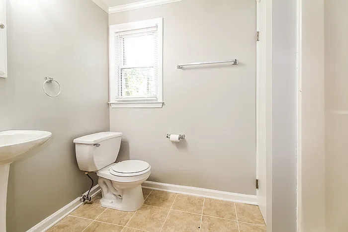402 Roosevelt Dr — Photo 11