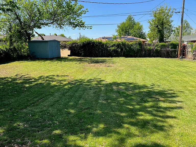 869 E Steed Dr — Photo 3
