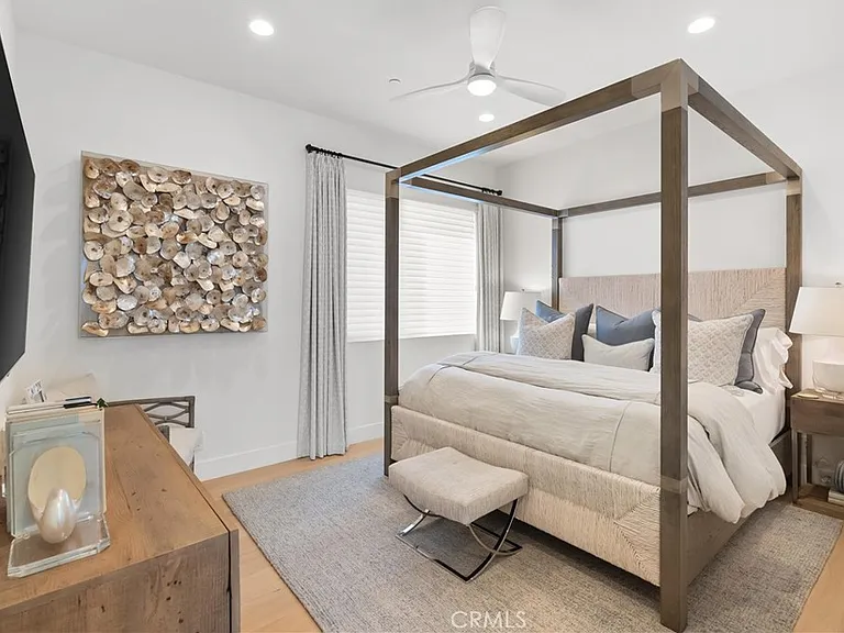 3306 Marcus Ave — Photo 25